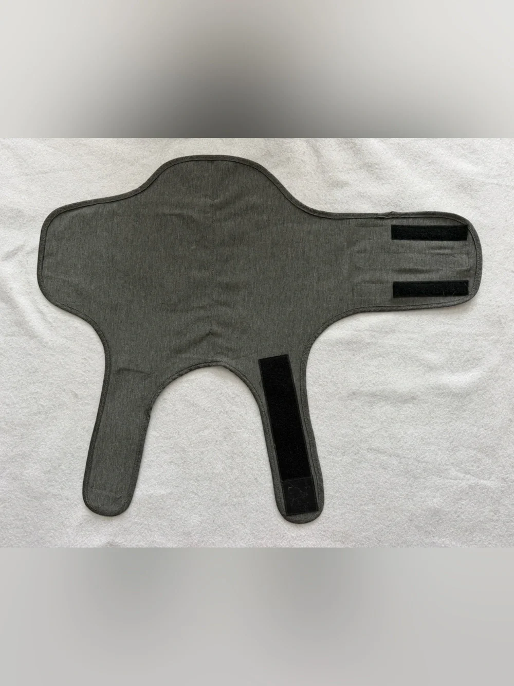 Thundershirt Gray Calming Coat Jacket Size Medium But Fits Smaller Dogs too.